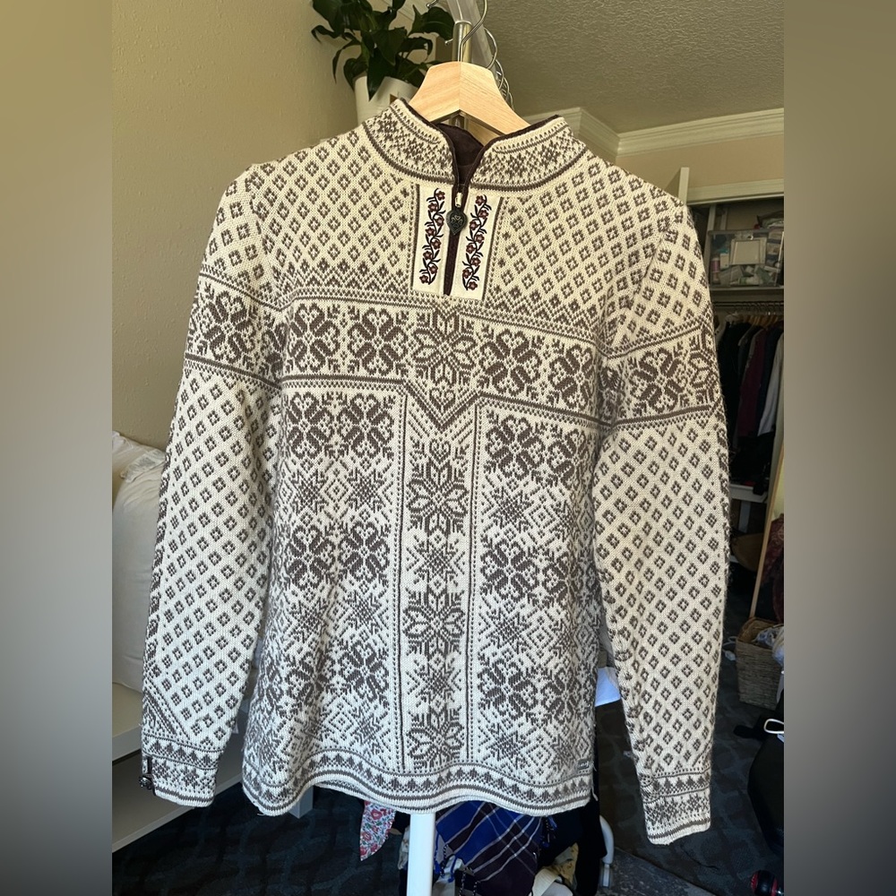 Dale of Norway Peace Pullover - 100% Lightweight Wool Knit Sweater